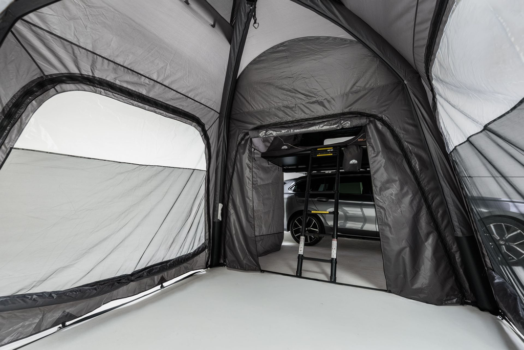 2025_GL_photo_product_familybase_RS4_StudioB_25094_0905_(setup, interior).webp