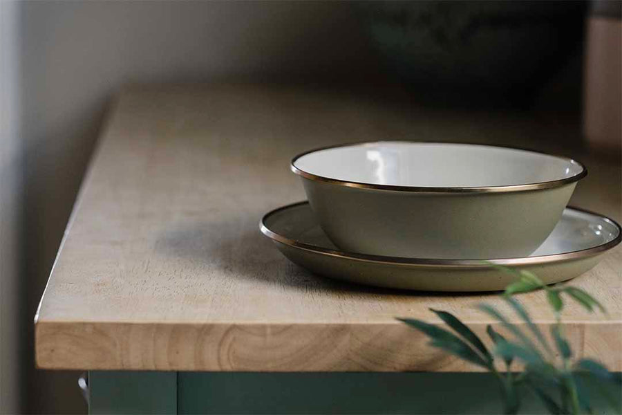 ckw-1025_0013_CKW-1025_Enamel-2-Tone_BowlSet_Olive-Drab_LS_1_900x.webp